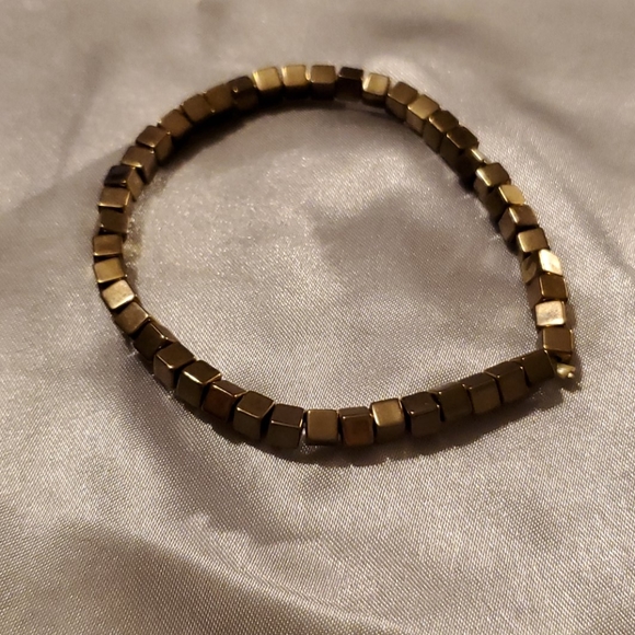 Bracelets - Picture 4 of 5